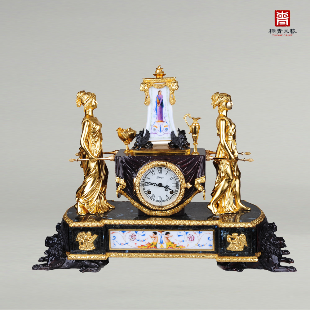 銅貼金嵌琺瑯人戲擺鐘