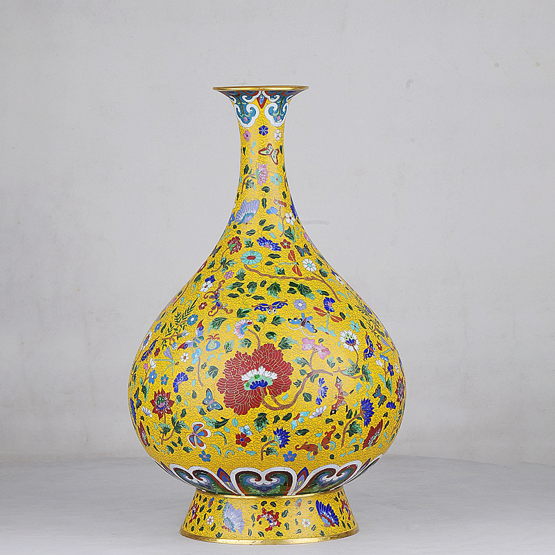 銅鎏金掐絲琺瑯花蝶紋玉壺春瓶