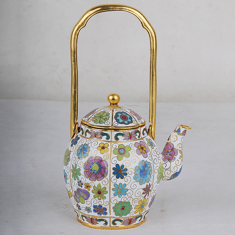 銅鎏金掐絲琺瑯團花紋提梁壺