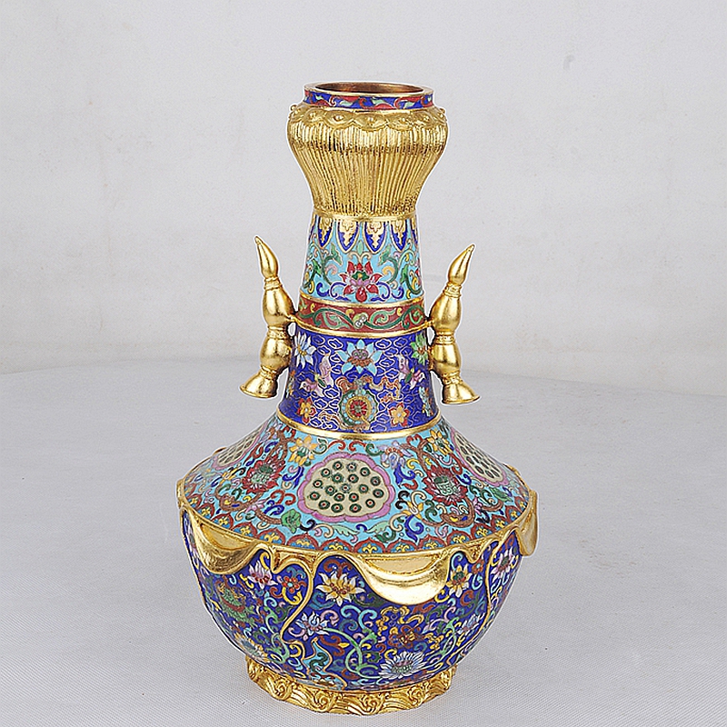 鎏金銅胎掐絲琺瑯蓮藕雙耳瓶