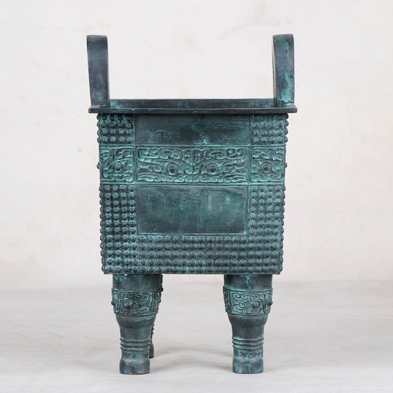 獸面乳丁紋方鼎